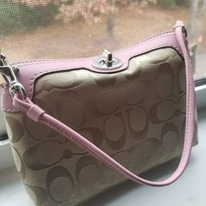 Coach Signature Turnlock Large Wristlet